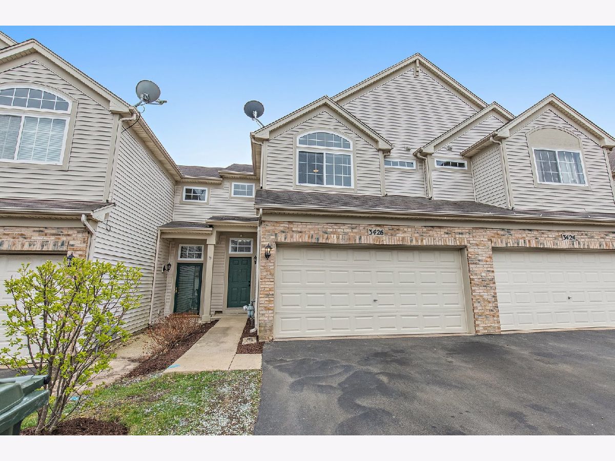 Townhomes Sold Shenandoah Townhomes Carpentersville Illinois, 3426 Blue Ridge