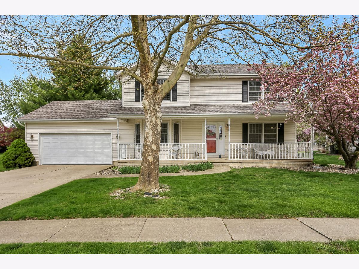 Homes & Condos & Townhomes Sold Arbor Meadows Savoy Illinois, 812 Pheasant