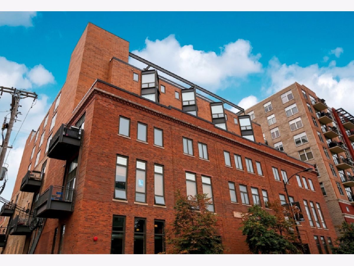 Condominiums Rented 909 W. Washington Chicago Illinois, 222 Racine