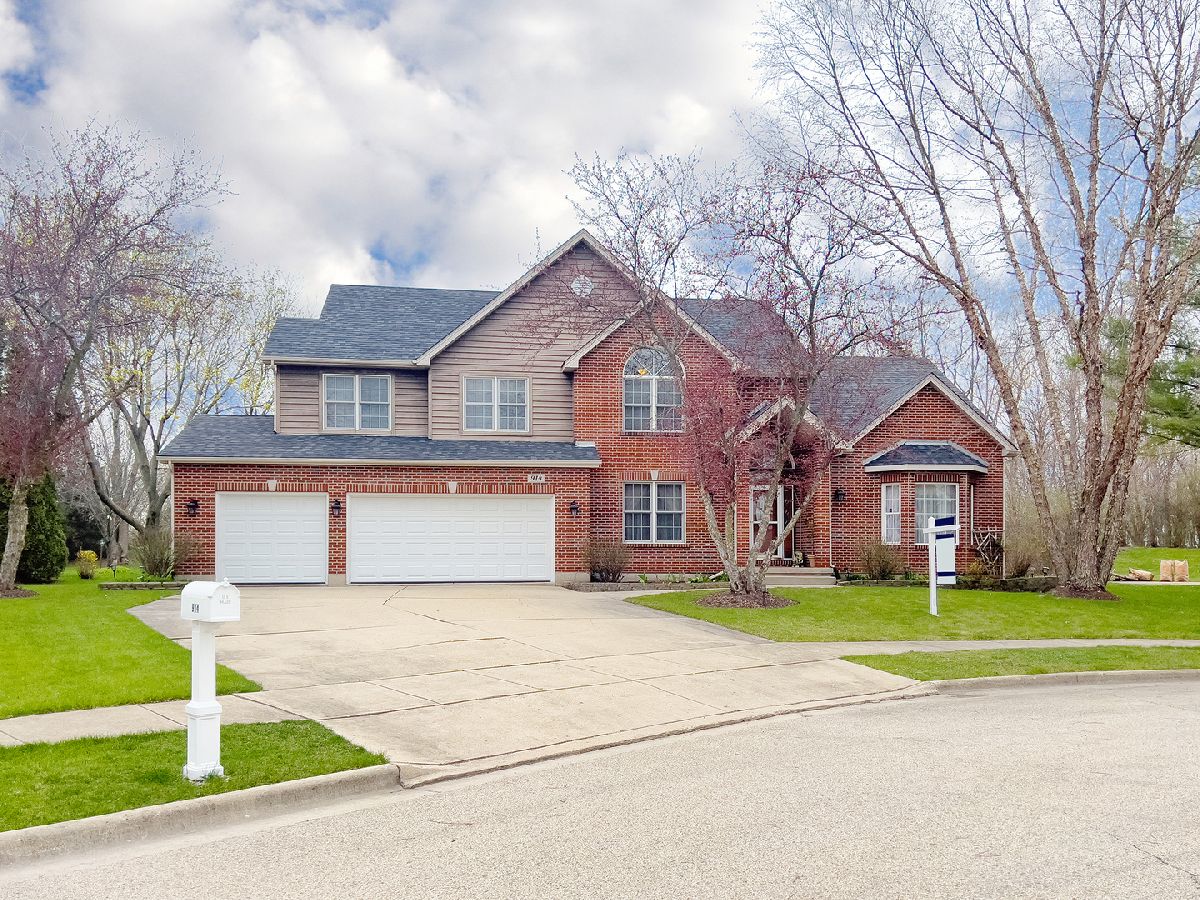 Homes & Condos & Townhomes Sold Highland Glen Elgin Illinois, 914 Glenmore