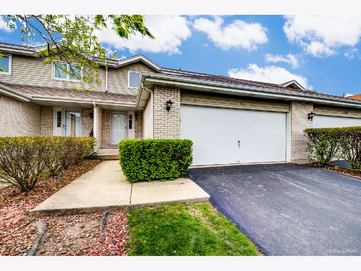 Townhomes & Homes Sold Pheasant Chase West Tinley Park Illinois, 17542 Quail