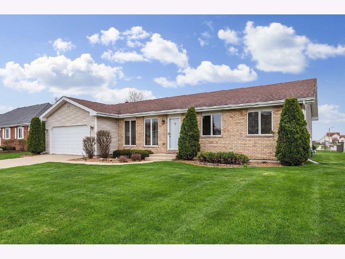 Homes & Condos & Townhomes Sold Walnut Creek Peotone Illinois, 521 Hickory