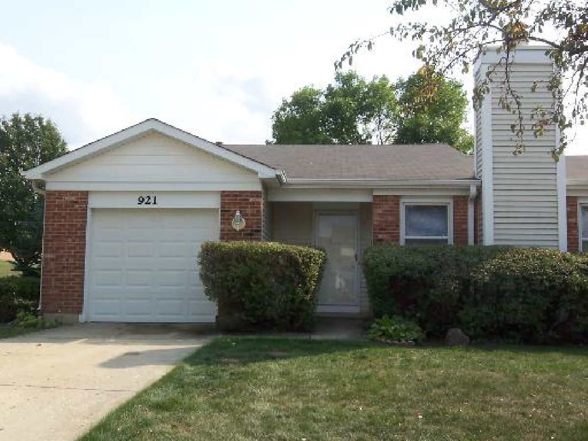 Townhomes Rented Colony Lake Schaumburg Illinois, 921 Daniels