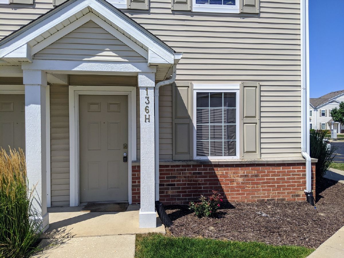 Bristol Bay Yorkville IL, Condos & Townhomes & Homes For Sale & For