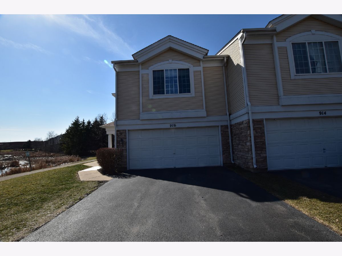 Townhomes & Condos Sold Sierra Ridge Elgin Illinois, 916 Mesa