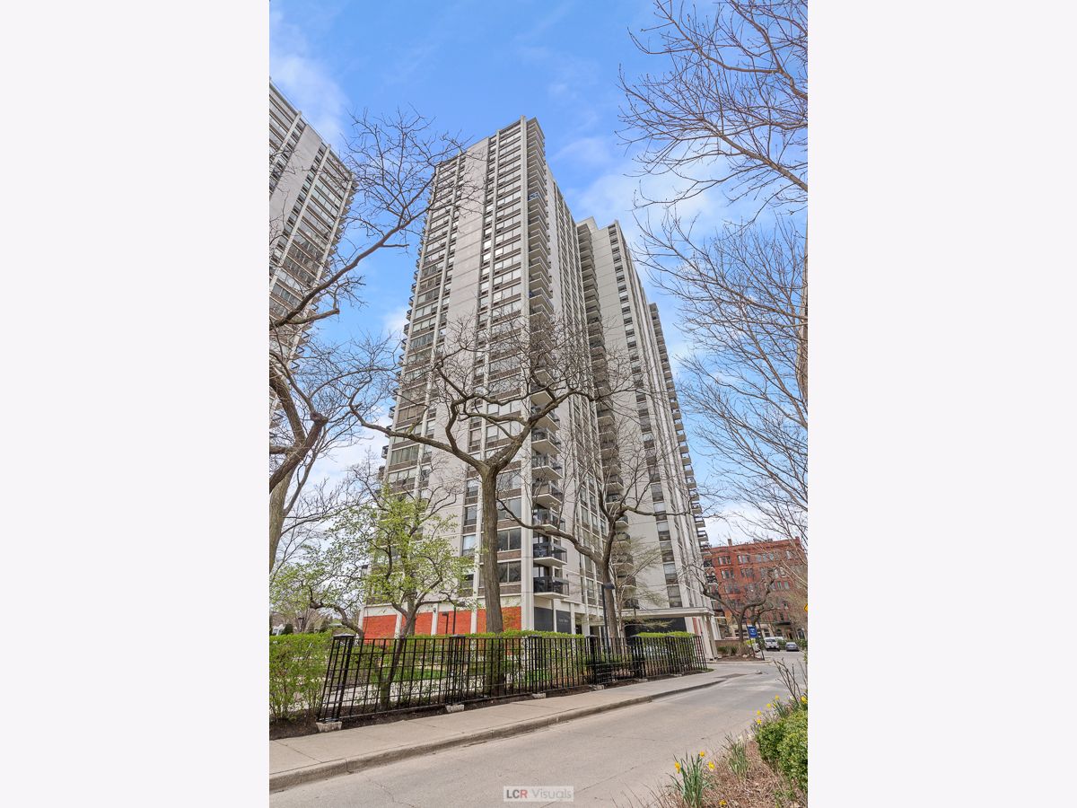 Condominiums Sold Alcott House Chicago Illinois, 1460 Sandburg