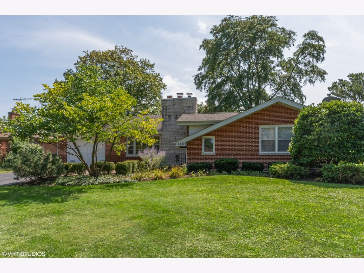 Homes Rented Moser Highlands Naperville Illinois, 410 Prairie