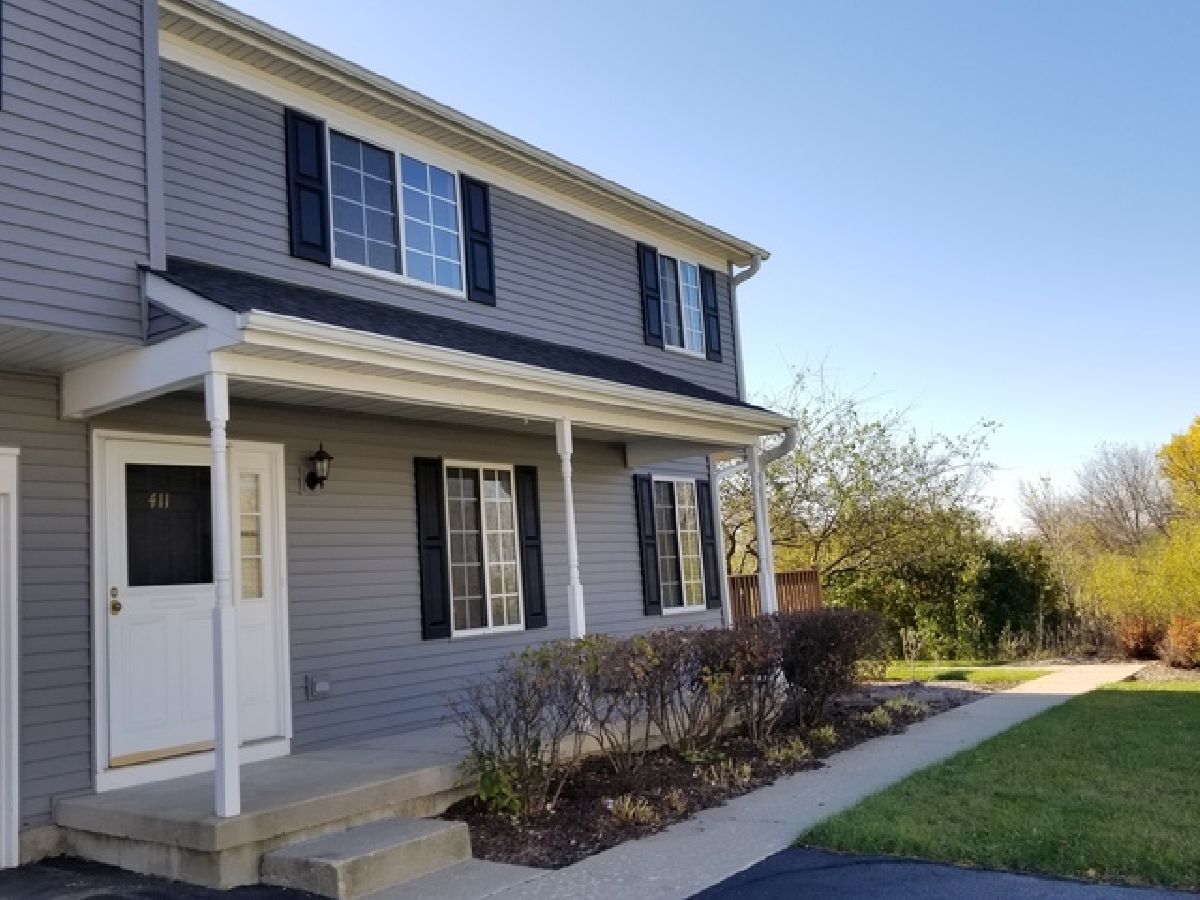 Townhomes & Condos & Homes Rented Woodcreek Village Lake In The Hills Illinois, 411 Village Creek