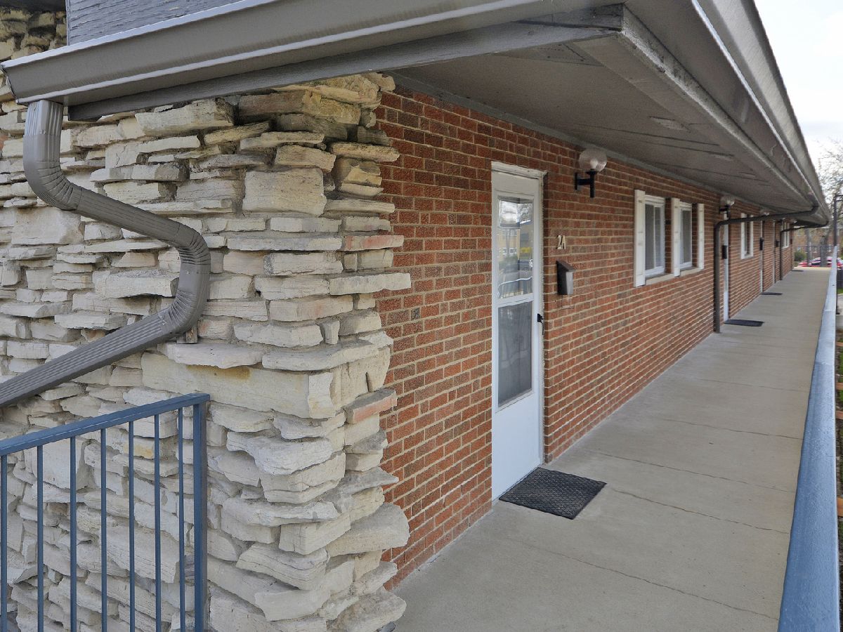 Condominiums Sold Dover Park Mount Prospect Illinois, 1915 White Chappel