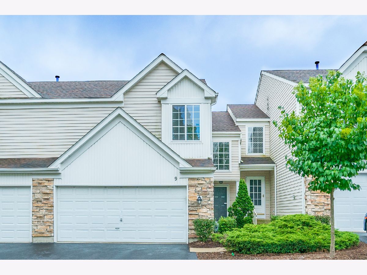 Townhomes Rented Sherwood Forest Streamwood Illinois, 9 Cambridge