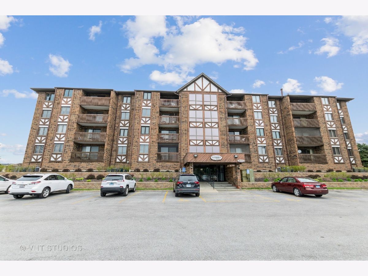 Condominiums Sold Lawncastle Cove Oak Lawn Illinois, 10420 Circle
