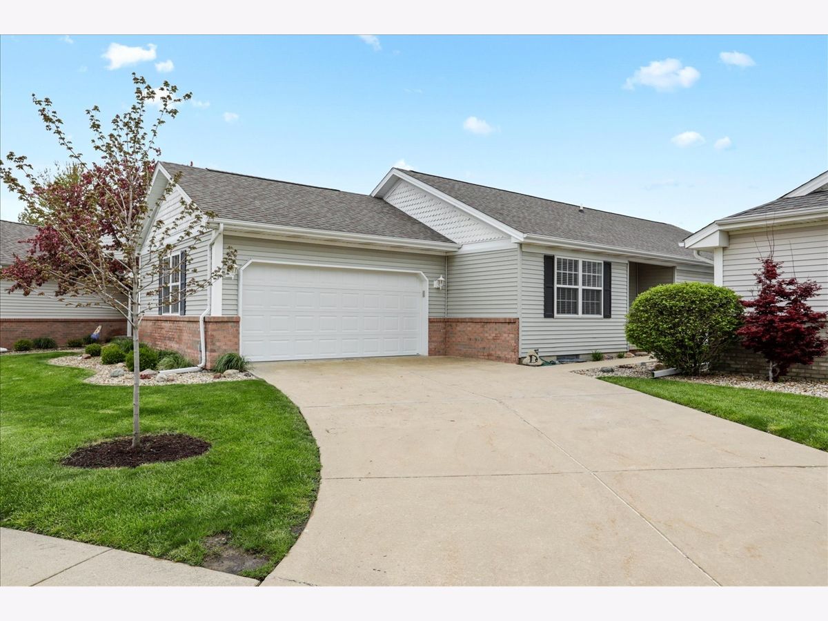 Homes & Condos & Townhomes Sold Breckenridge Bloomington Illinois, 37 Astoria