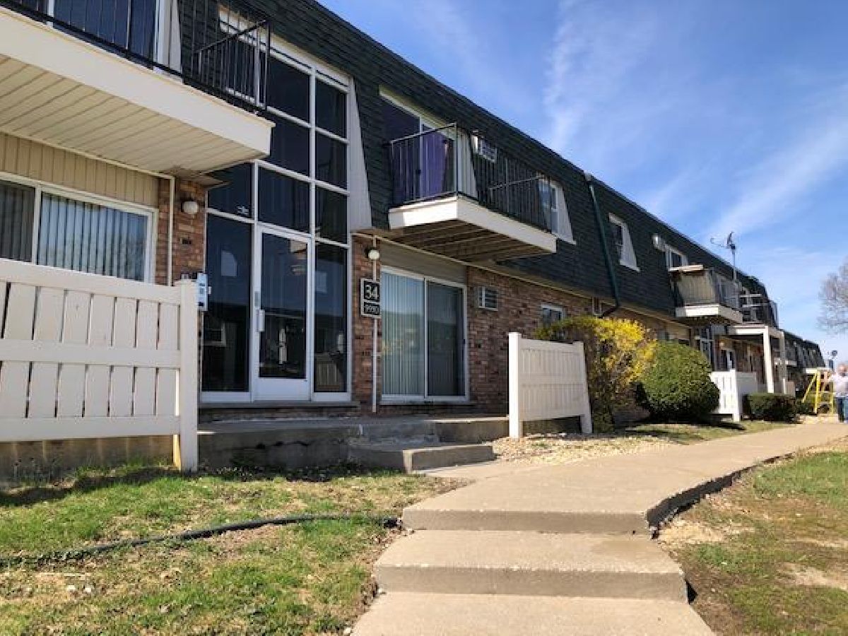 Condominiums Rented Green Oaks Palos Hills Illinois, 9954 84