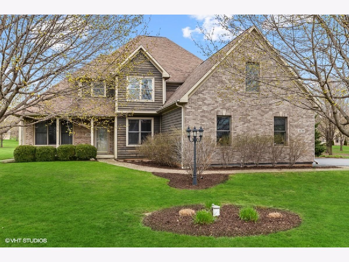 Homes Sold Haldun Grove Woodstock Illinois, 10706 Maple Tree