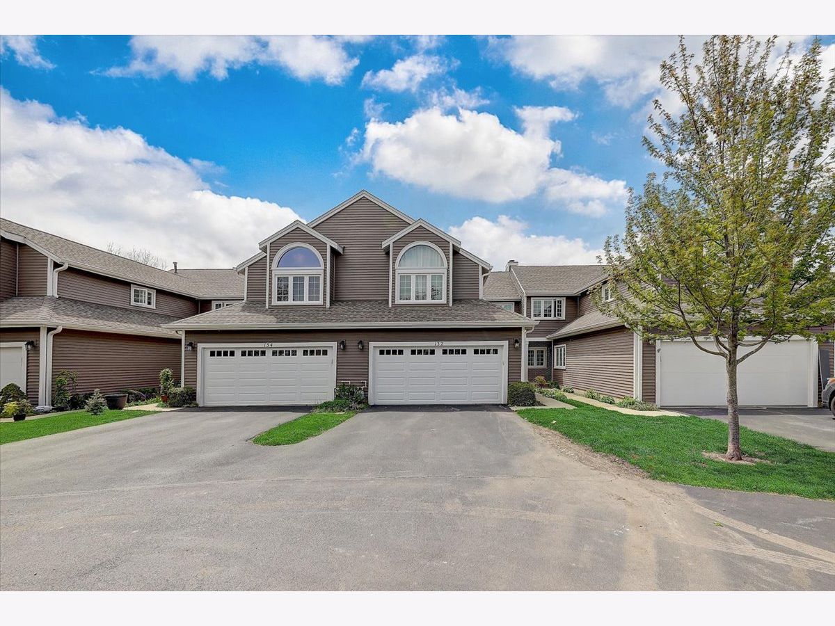 Townhomes Sold Springbrook Villas Bloomingdale Illinois, 132 Lawford