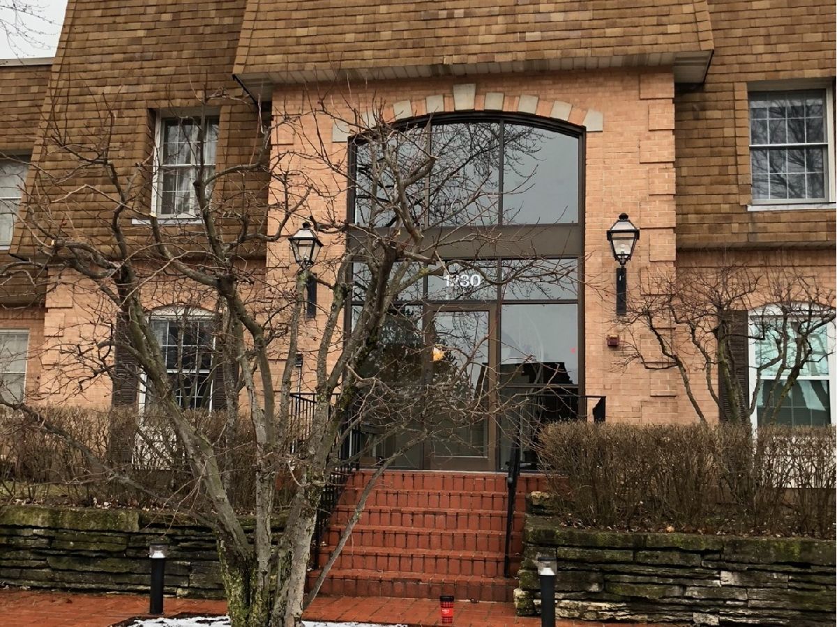 Condominiums Rented Brooke Estates Highland Park Illinois, 1230 Park