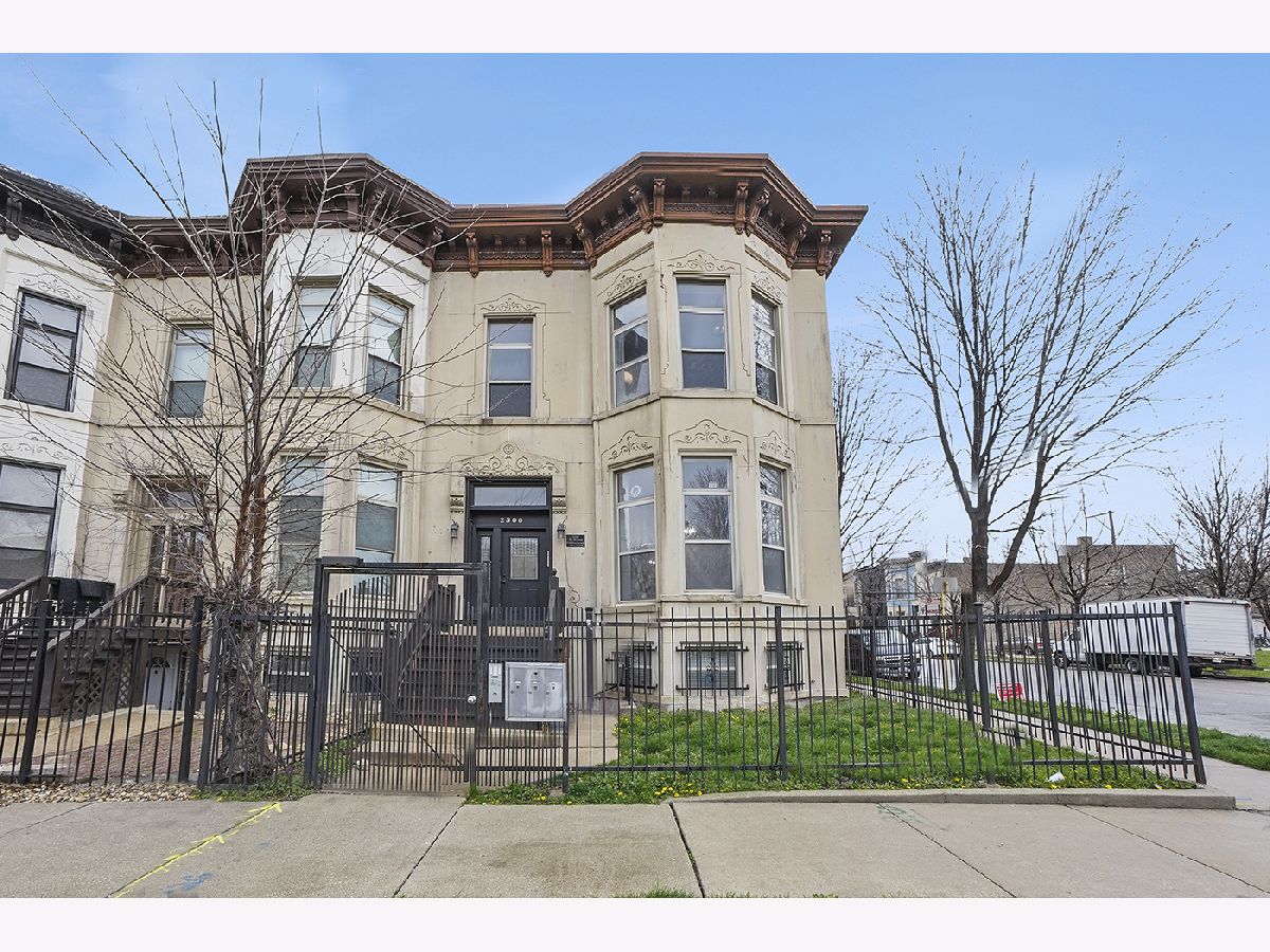 Condominiums Sold Westhaven Park Chicago Illinois, 2300 Monroe