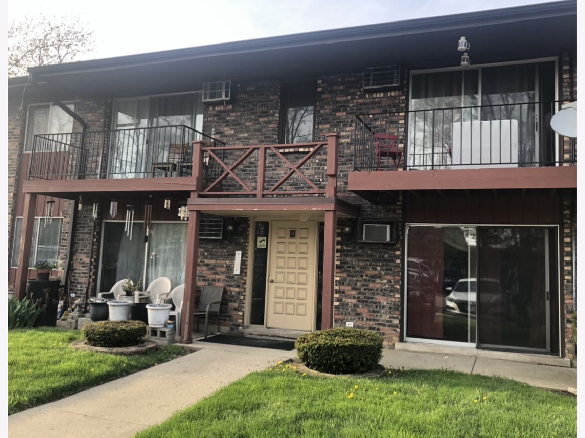 Condominiums Sold Autumn Crest West Chicago Illinois, 247 Neltnor