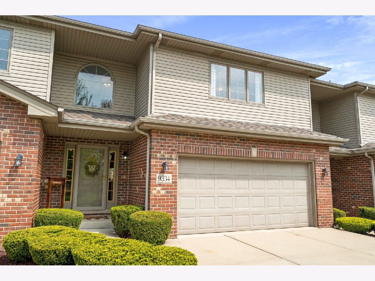 Townhomes Sold Caledonia Meadows Tinley Park Illinois, 9334 Lochwood