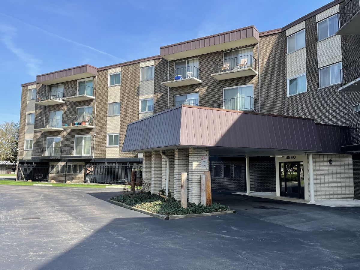 Condominiums & Homes Sold Bayport Oak Lawn Illinois, 9840 Pulaski