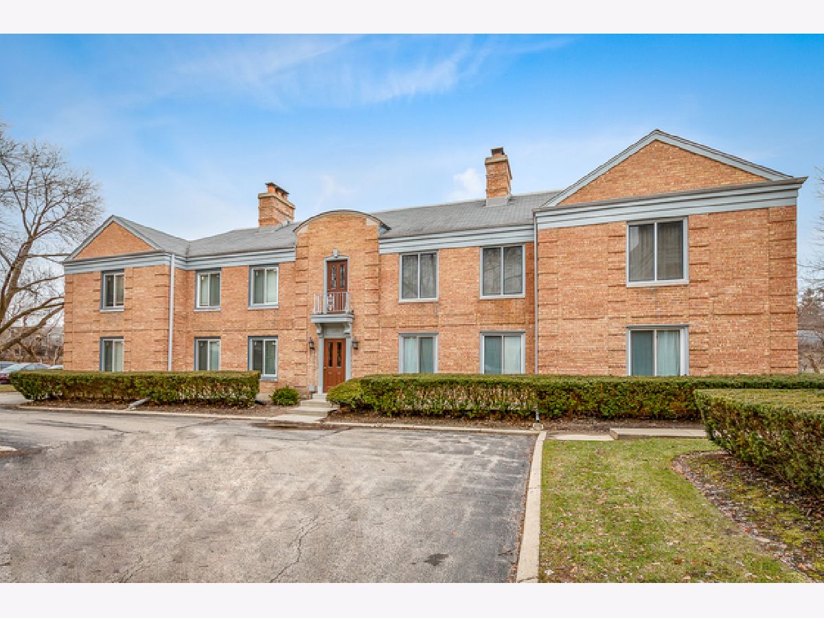 Condominiums Rented Citadel Northbrook Illinois, 1499 Shermer