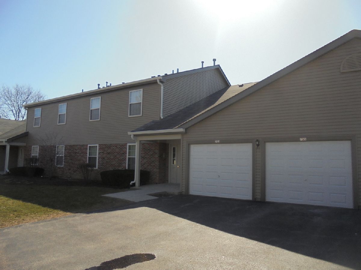 Townhomes & Condos Rented Whispering Oaks Palatine Illinois, 755 Whispering Oaks