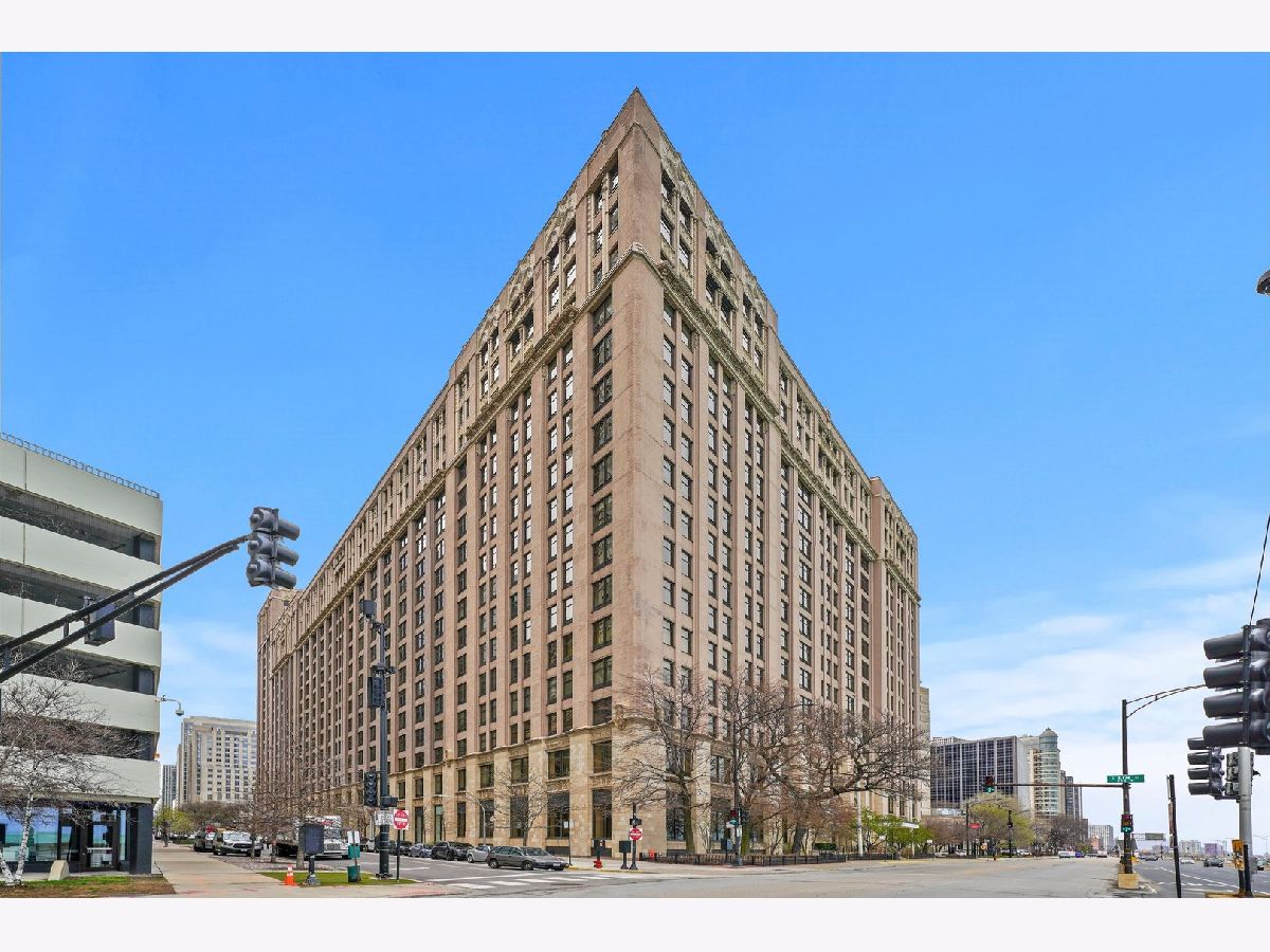 Condominiums Sold Lake Shore Place Chicago Illinois, 680 Lake Shore