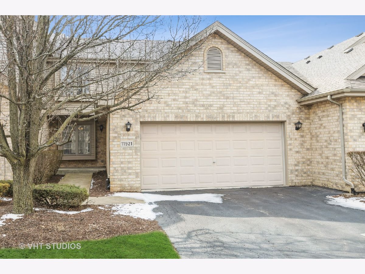 Townhomes & Condos & Homes Rented Long Run Creek Orland Park Illinois, 11921 Somerset