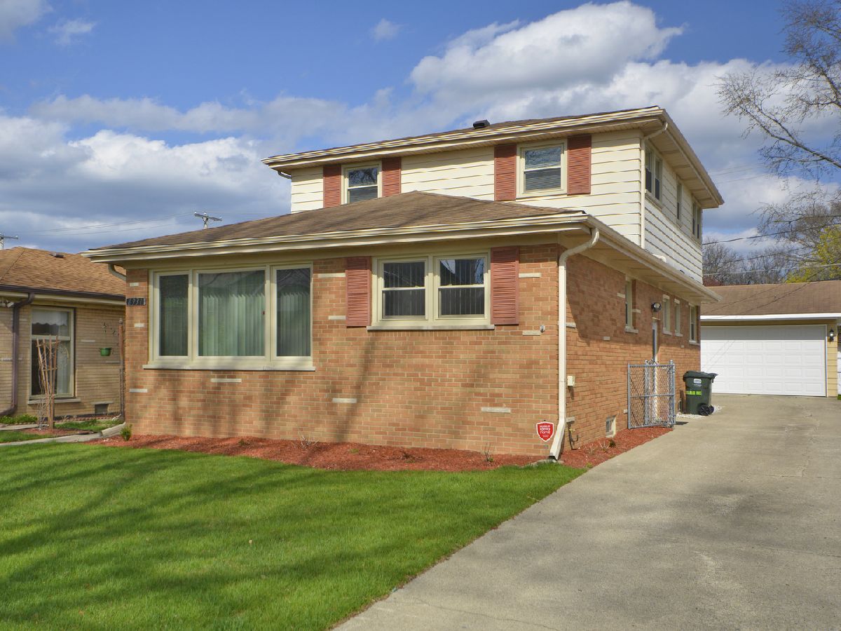 Homes Rented Mortonaire Morton Grove Illinois, 8931 Moody