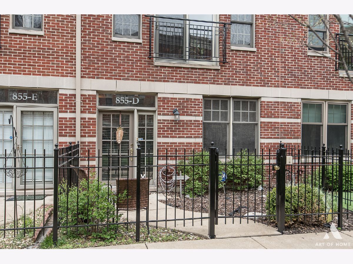 Condos & Townhomes Sold St. John's Park Chicago Illinois, 855 May