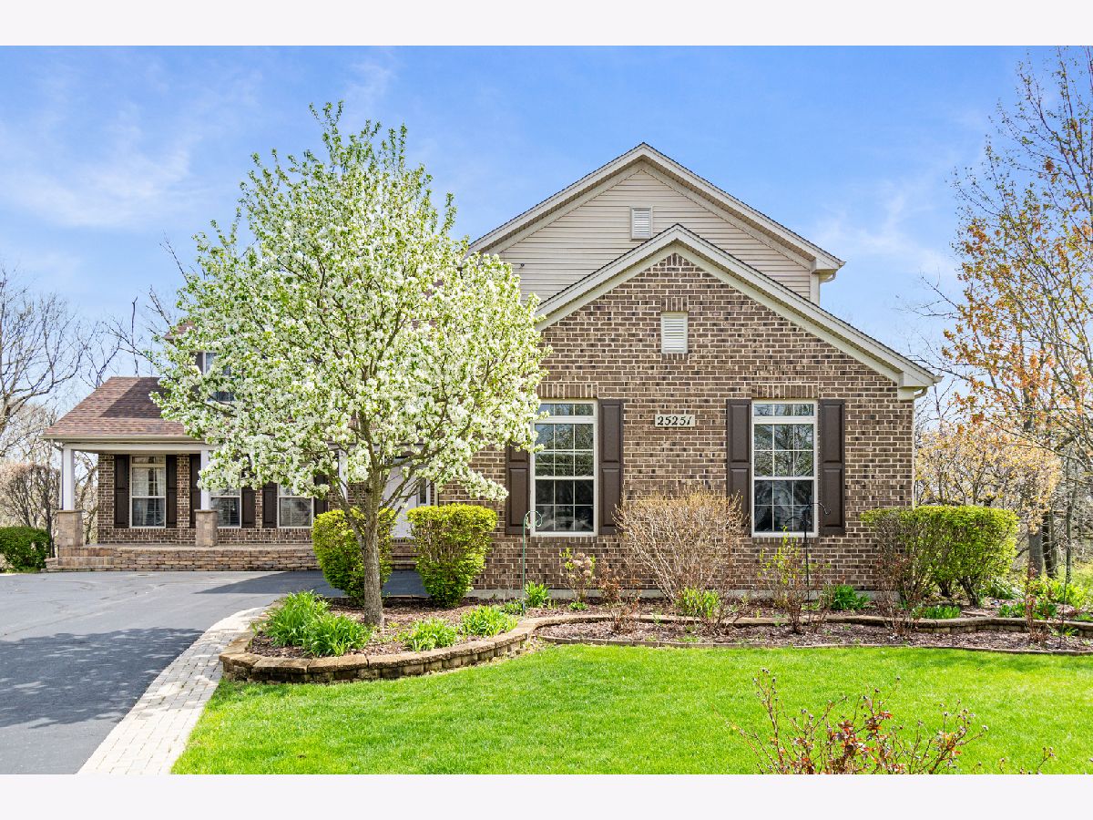 Homes & Townhomes Sold Ravine Woods Channahon Illinois, 25251 Tall Tree