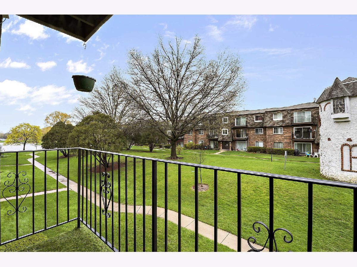 9377 Bay Colony Drive, Des Plaines, Illinois 60016 MLS 11396439