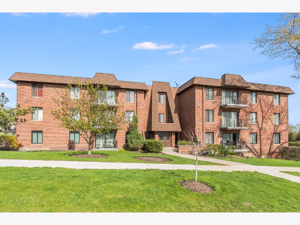 Townhomes & Condos & Homes Sold Knollwood Lake Zurich Illinois, 80 Pleasant