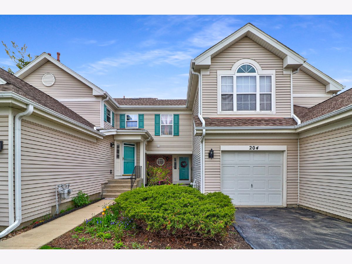 Townhomes & Condos & Homes Sold Millers Station Mount Prospect Illinois, 204 Cathy