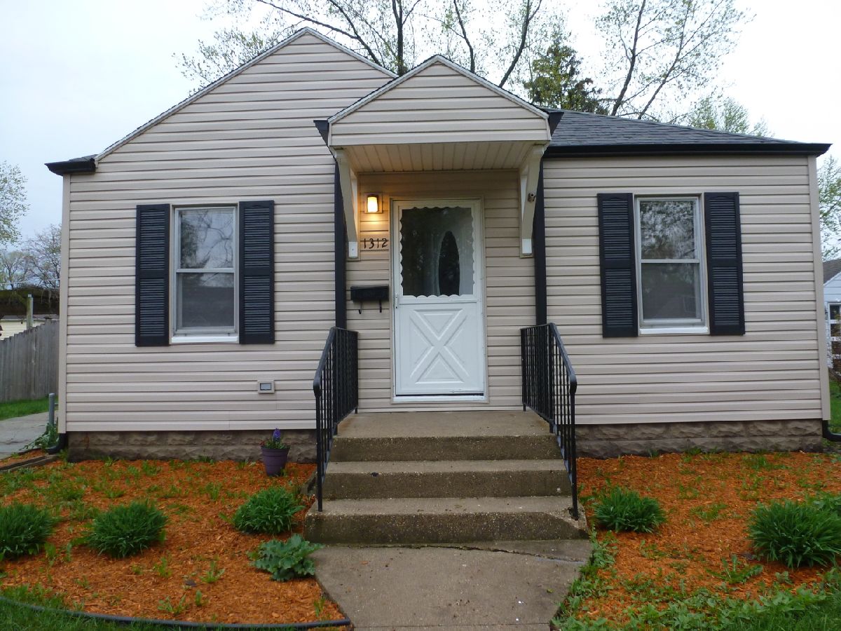 Homes Rented Oneida Heights Joliet Illinois, 1312 Richmond