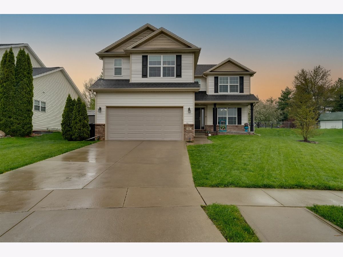 Homes & Condos & Townhomes Sold Collie Ridge Normal Illinois, 906 Vanderbilt