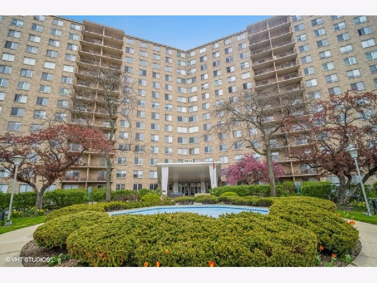 Winston Towers Chicago IL, Condominiums For Sale & For Rent Sadie