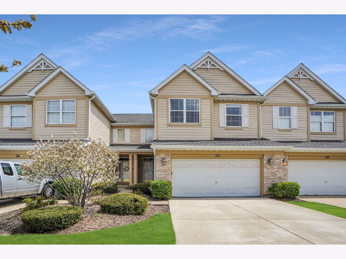 Townhomes Rented Villas Of Thornfield Bloomingdale Illinois, 213 Westminster