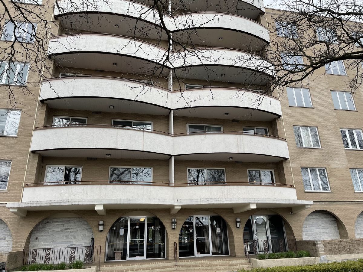 Condominiums Sold Regal Court Lincolnwood Illinois, 6400 Cicero