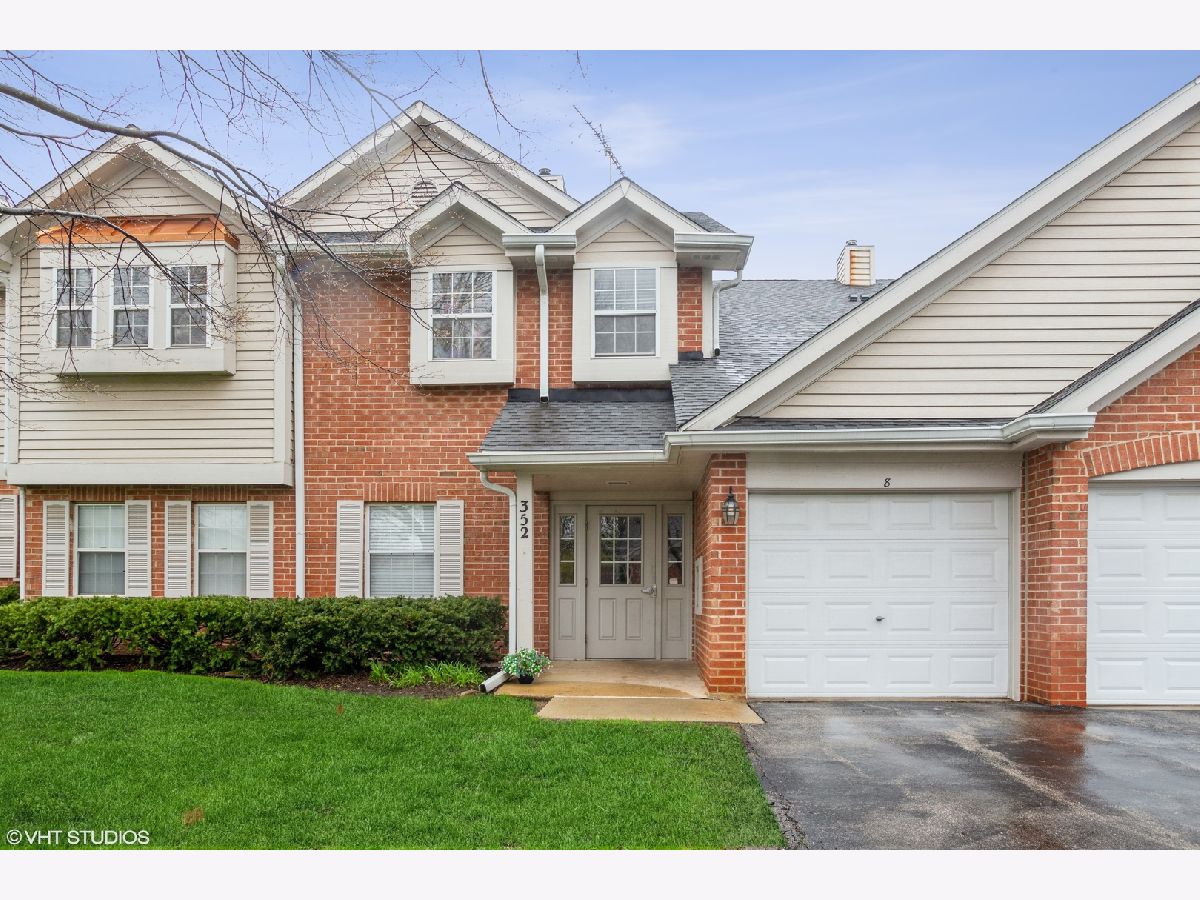 Townhomes & Condos Sold Heatherwood Schaumburg Illinois, 352 Pembroke