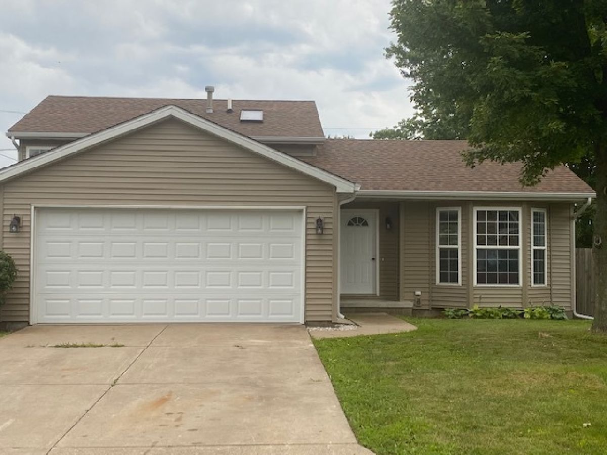 Homes & Condos & Townhomes Sold Westview Pontiac Illinois, 1401 Nixon