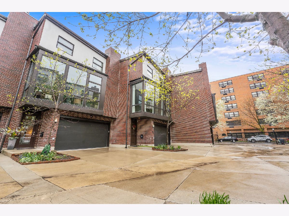 Townhomes Sold Bosworth Place Chicago Illinois, 2313 Bosworth