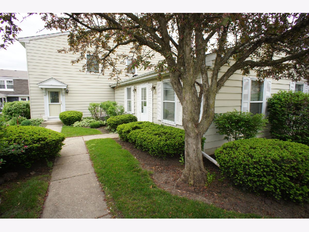 Plymouth Farms Vernon Hills IL, Townhomes & Condos & Homes For Sale