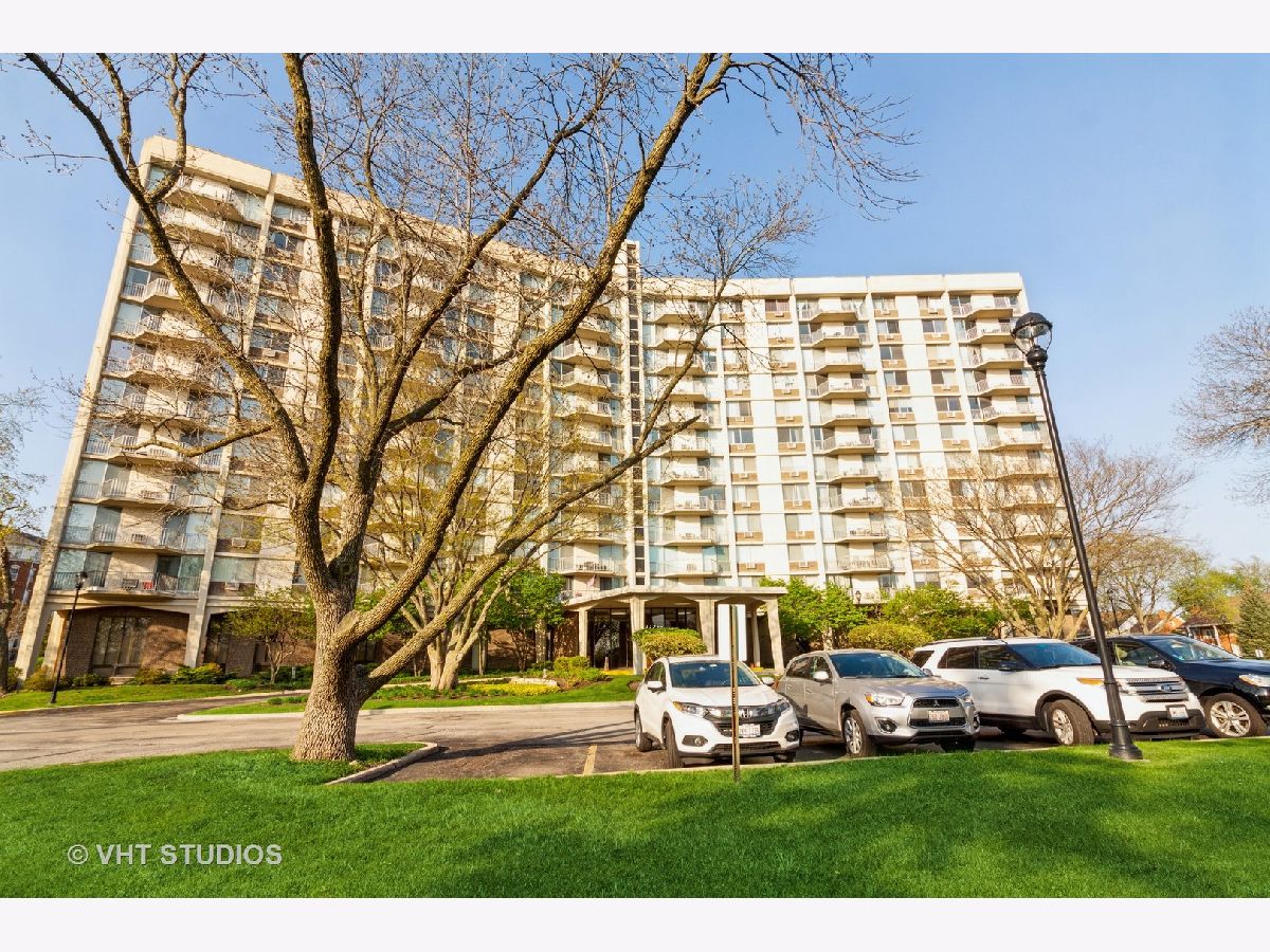 20 Tower Road, Oak Brook, Illinois 60523 MLS 11400458 WinterCohen