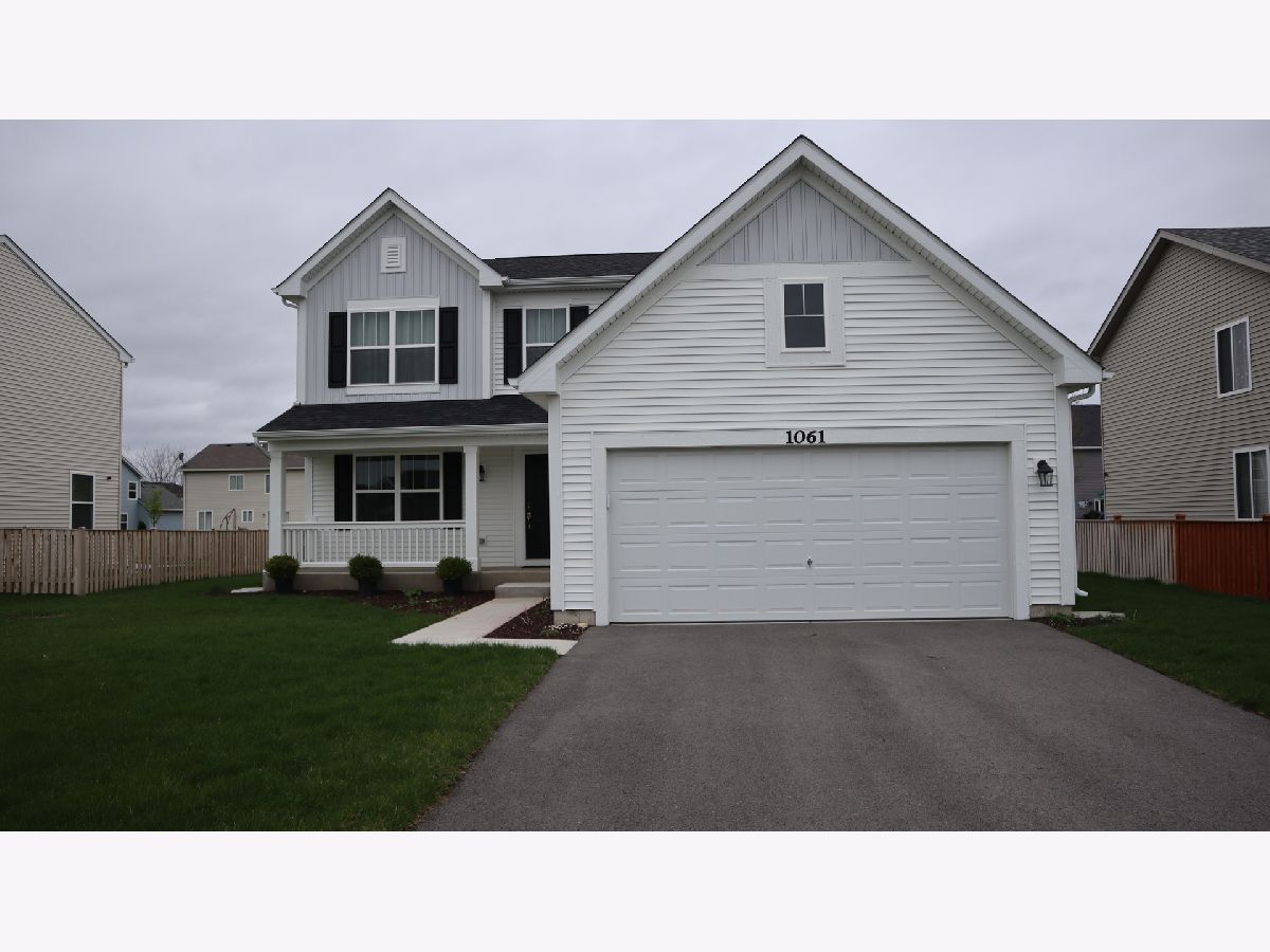 Homes & Condos & Townhomes Rented Lakewood Springs Club Plano Illinois, 1061 Vermillion