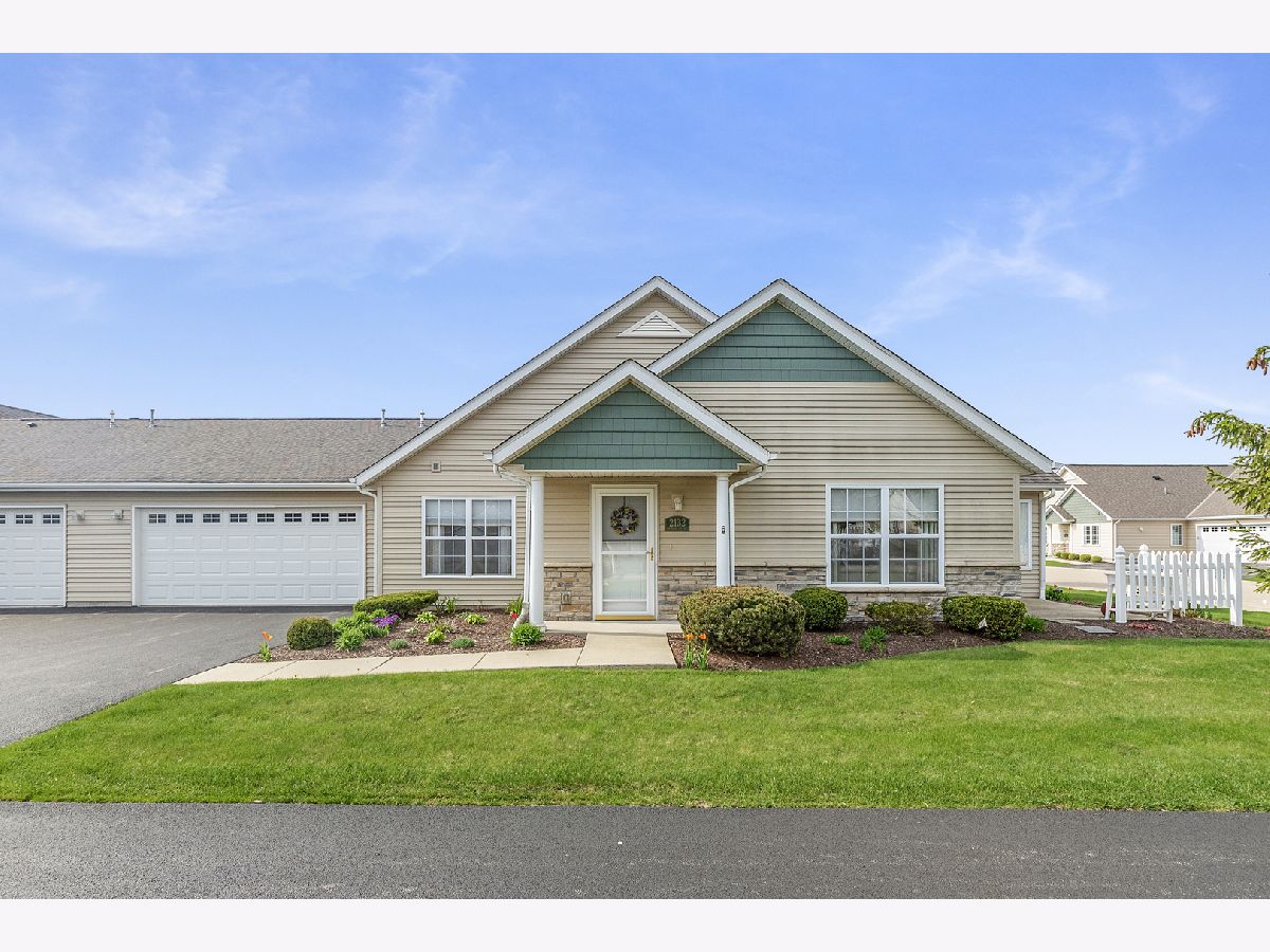 Condominiums Sold Somerset Farm Sycamore Illinois, 2132 East Waterbury