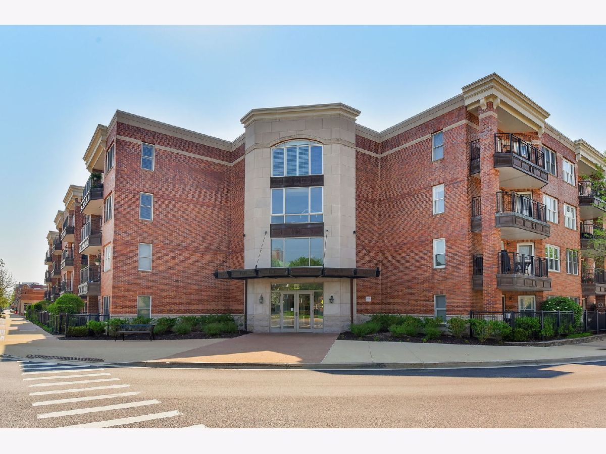 Condominiums & Homes Sold Wheaton Place Wheaton Illinois, 111 Wheaton
