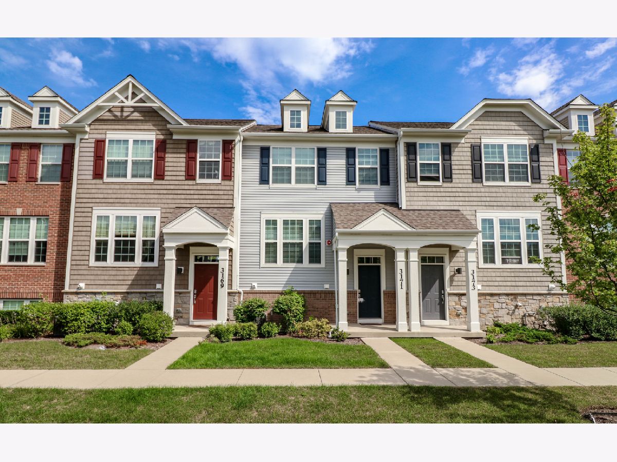Townhomes & Homes Rented Regency At The Glen Glenview Illinois, 3171 Coral