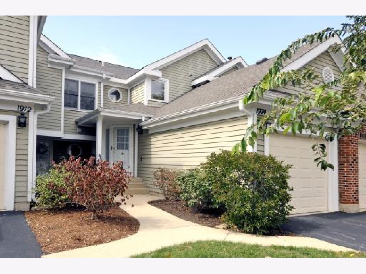 Townhomes & Condos & Homes Sold Lake Arlington Arlington Heights Illinois, 1974 Coldspring