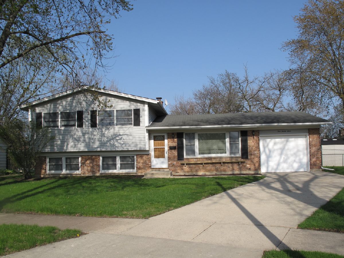 Homes Rented Berkley Square Arlington Heights Illinois, 423 Burning Tree